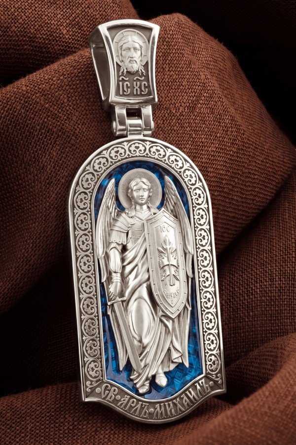 Образок из белого золота c эмалью