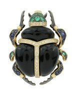 Подвеска из лимонного золота c бриллиантами, сапфиром, изумрудом, ониксом и изумрудом