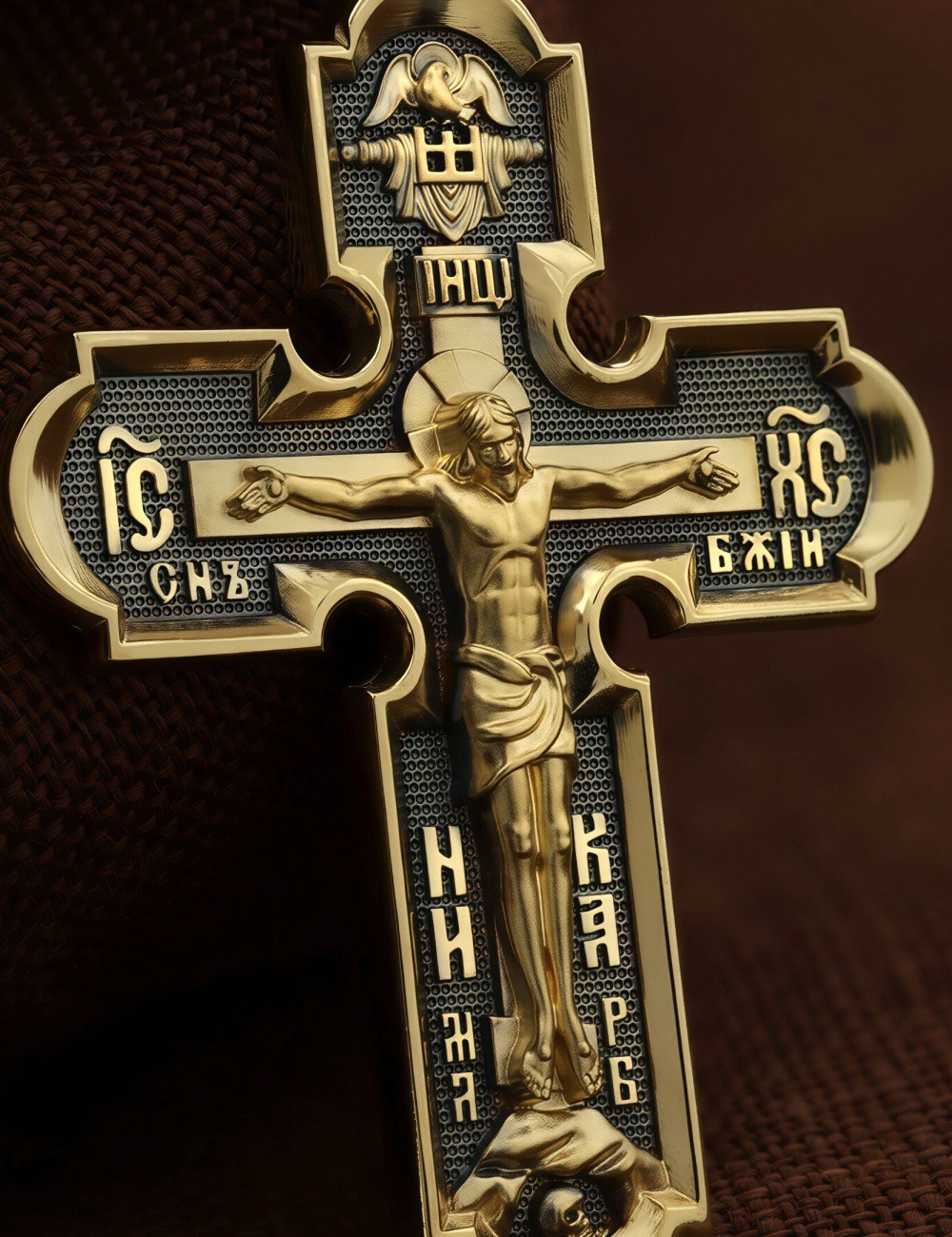 Крест из лимонного золота