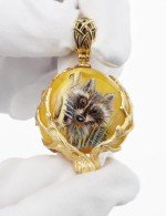 Подвеска из лимонного золота c росписным янтарём