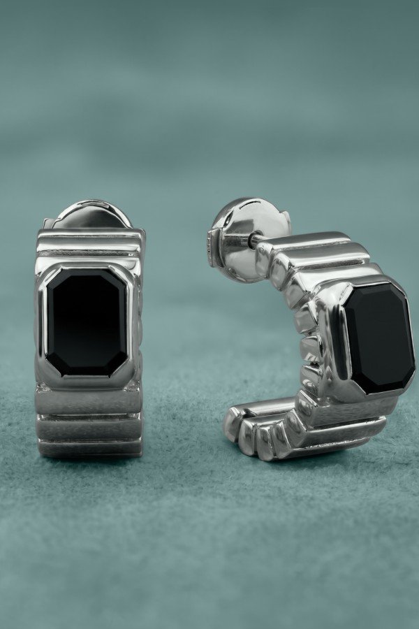 Серьги из белого золота c ониксом