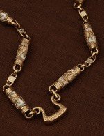 Цепь из золота c эмалью и бивнем мамонта