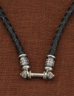 Гайтан из белого золота c кожаным шнурком