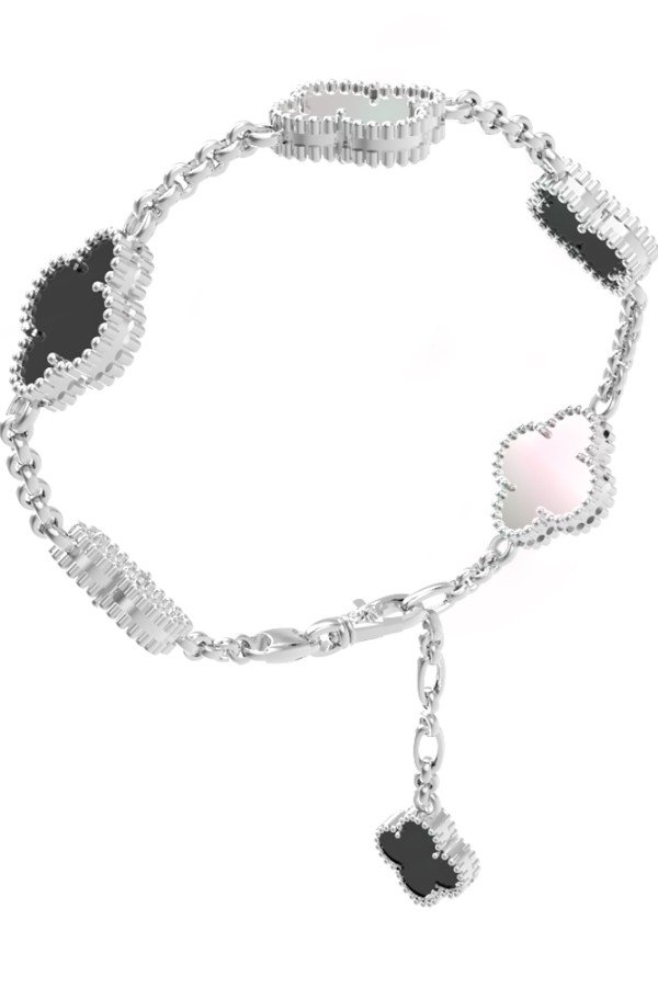 Браслет из белого золота c ониксом и перламутром