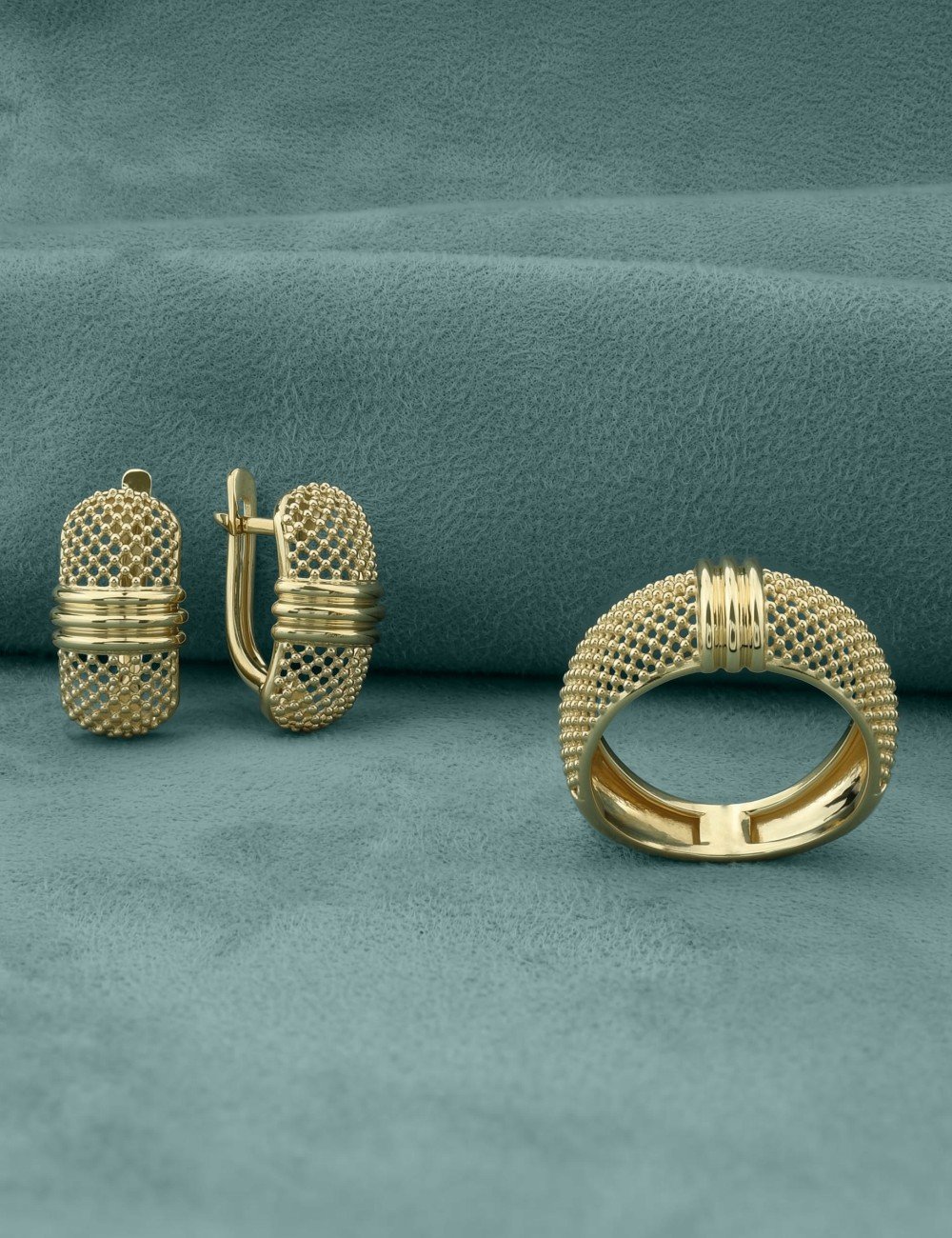 Серьги из лимонного золота