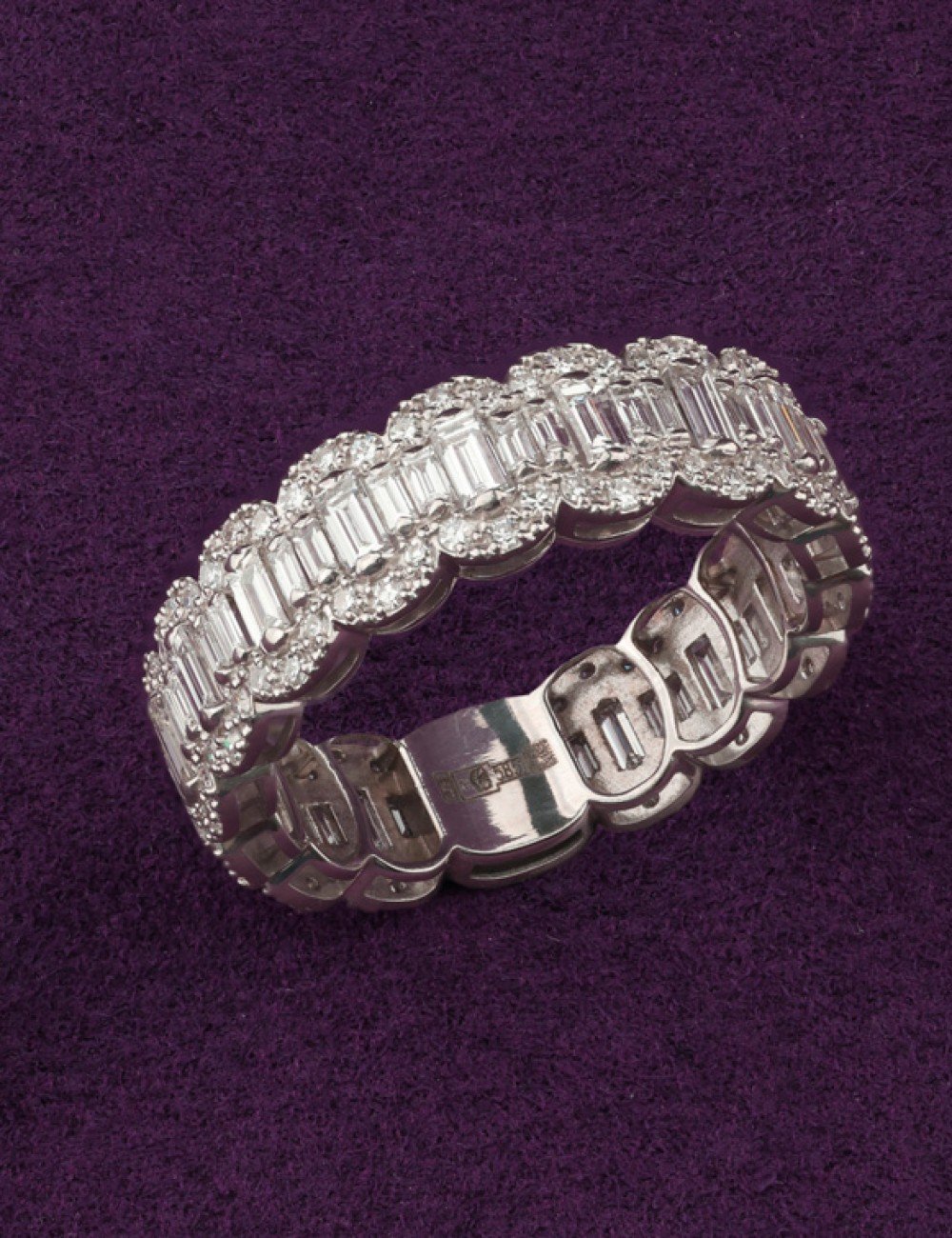 Кольцо из белого золота c бриллиантами