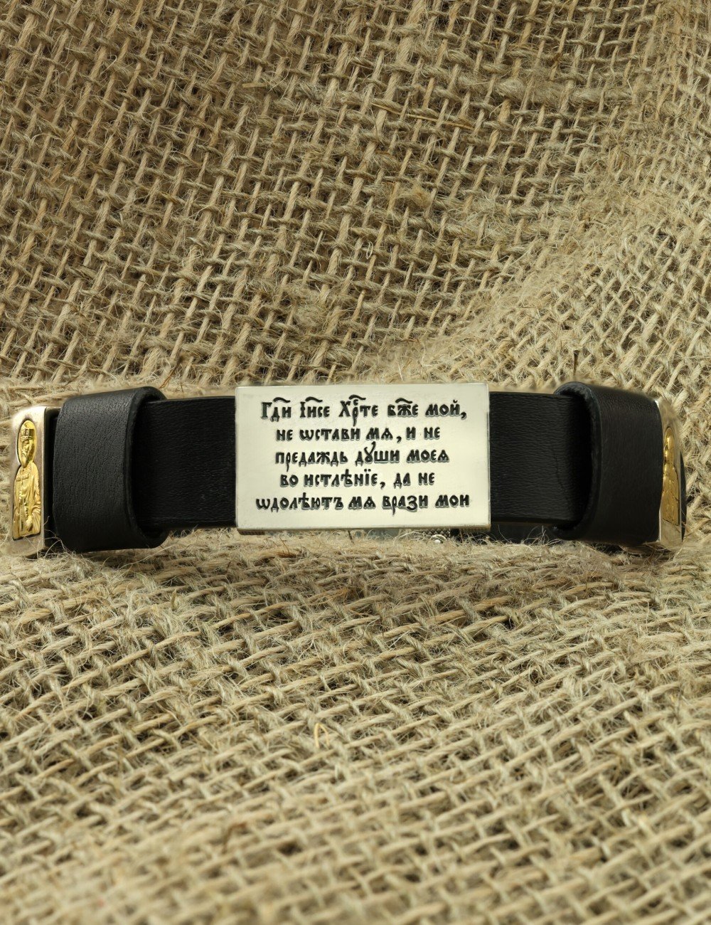 Браслет из серебра и золота c кожаным шнурком