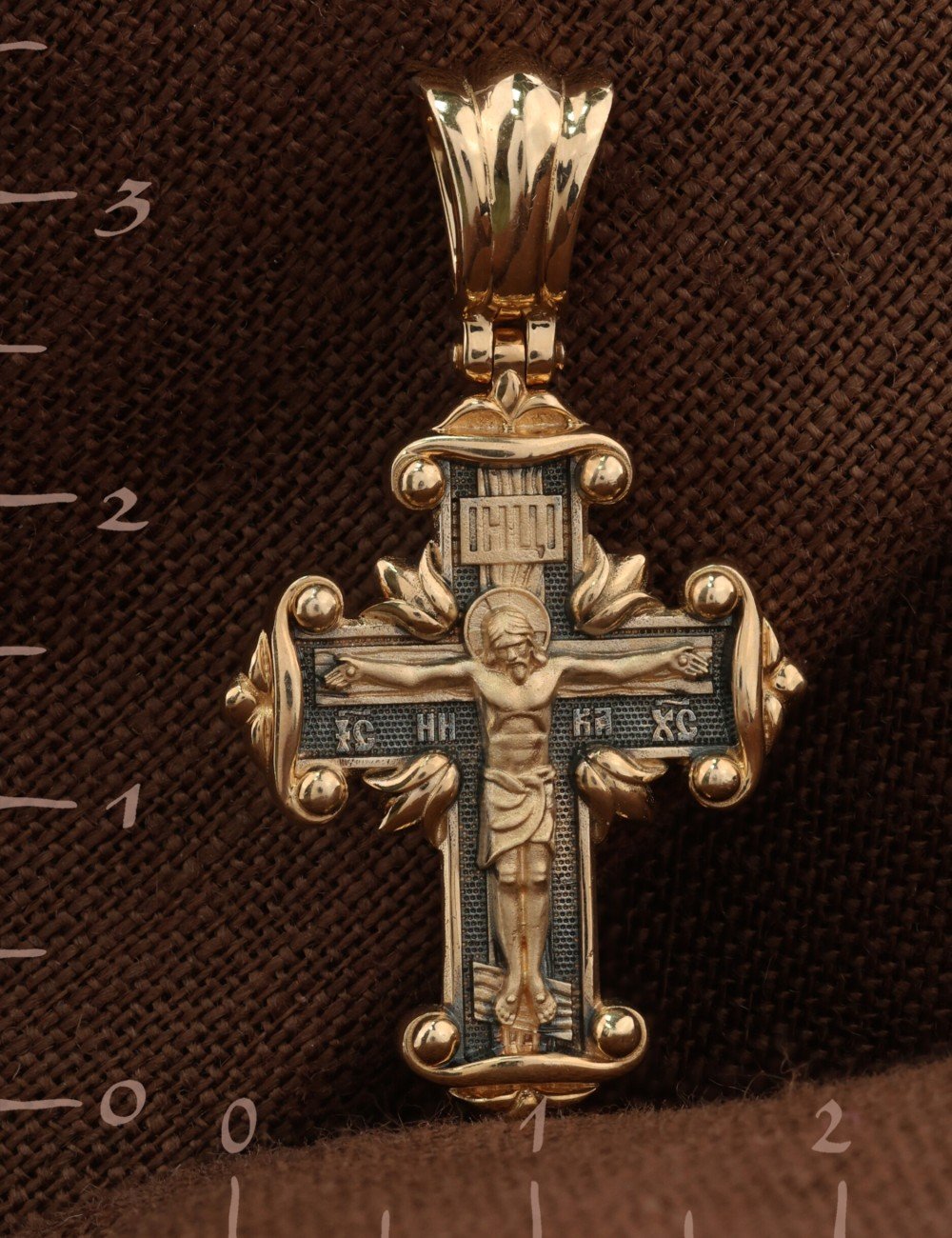 Крест из золота