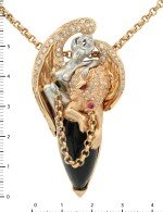 Колье из золота c эмалью, бриллиантами, рубином и ониксом