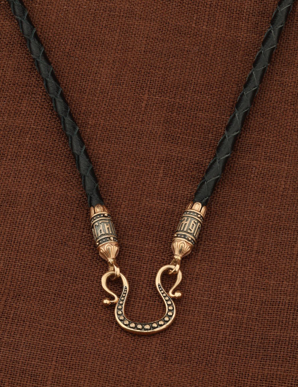 Гайтан из золота c кожаным шнурком