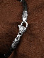 Браслет из белого золота c кожаным шнурком