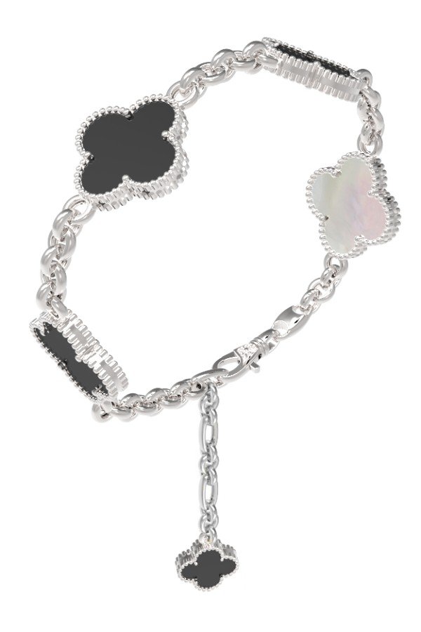 Браслет из белого золота c ониксом и перламутром