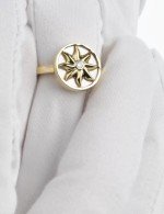 Кольцо из лимонного золота c бриллиантами и перламутром