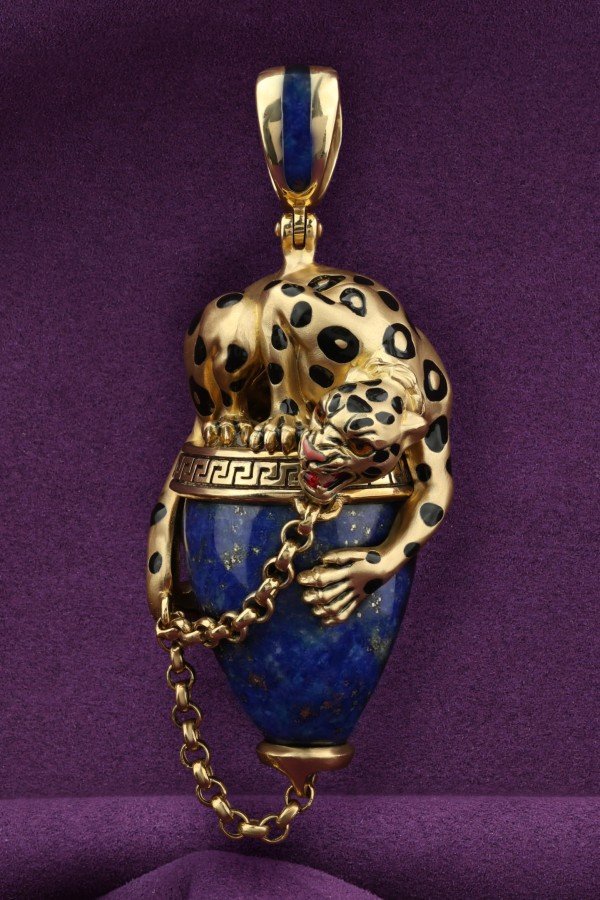 Подвеска из лимонного золота c эмалью и лазуритом