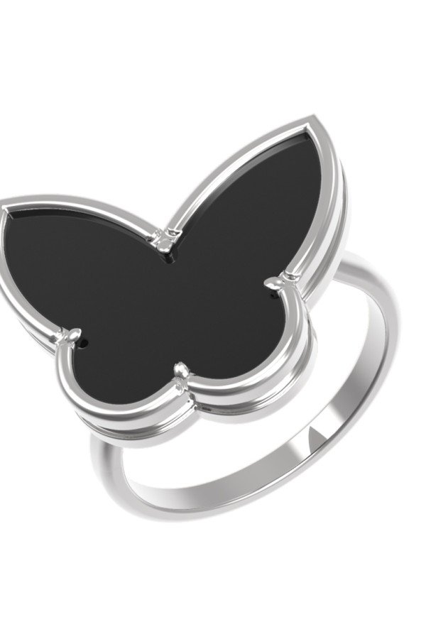 Кольцо из белого золота c ониксом