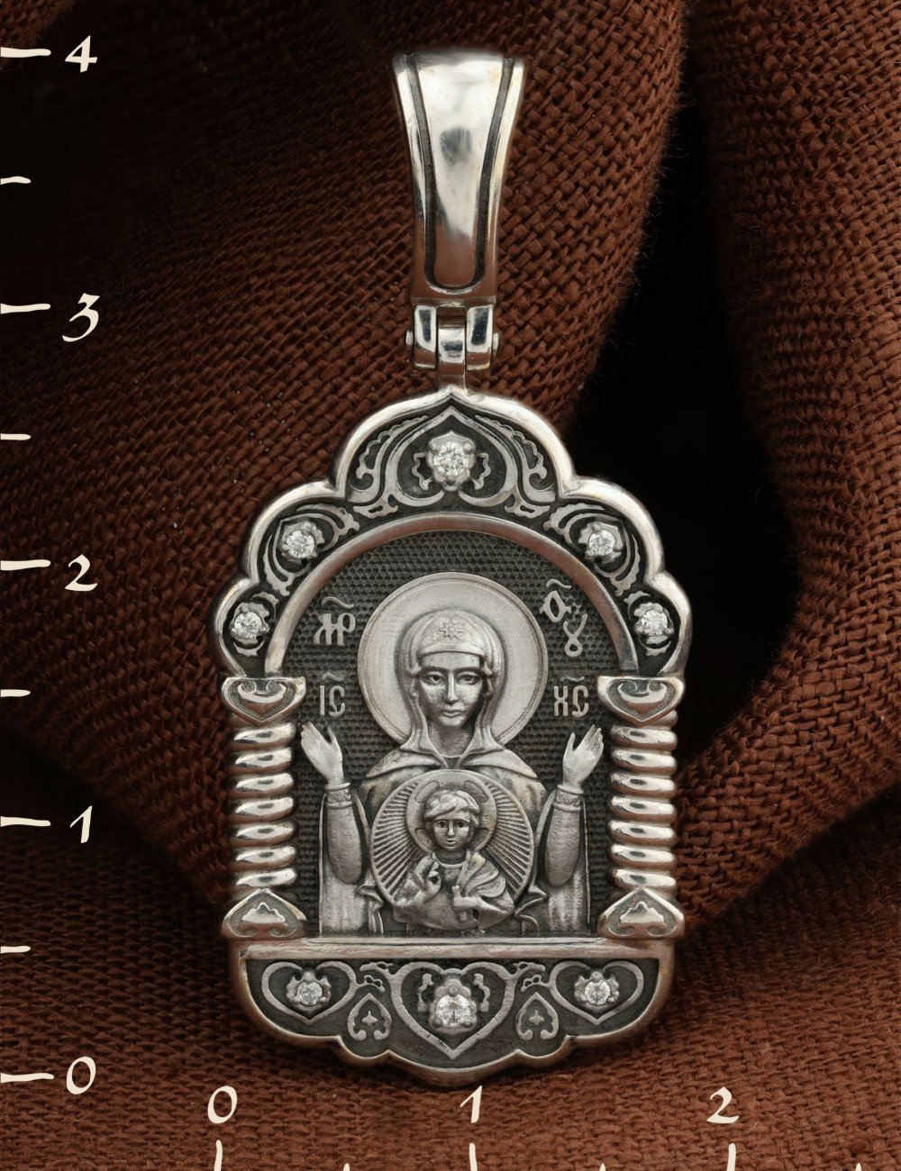 Образок из белого золота c бриллиантами