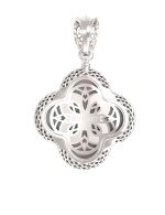 Подвеска из белого золота c эмалью и перламутром