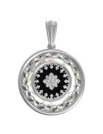 Подвеска из белого золота c ониксом и перламутром