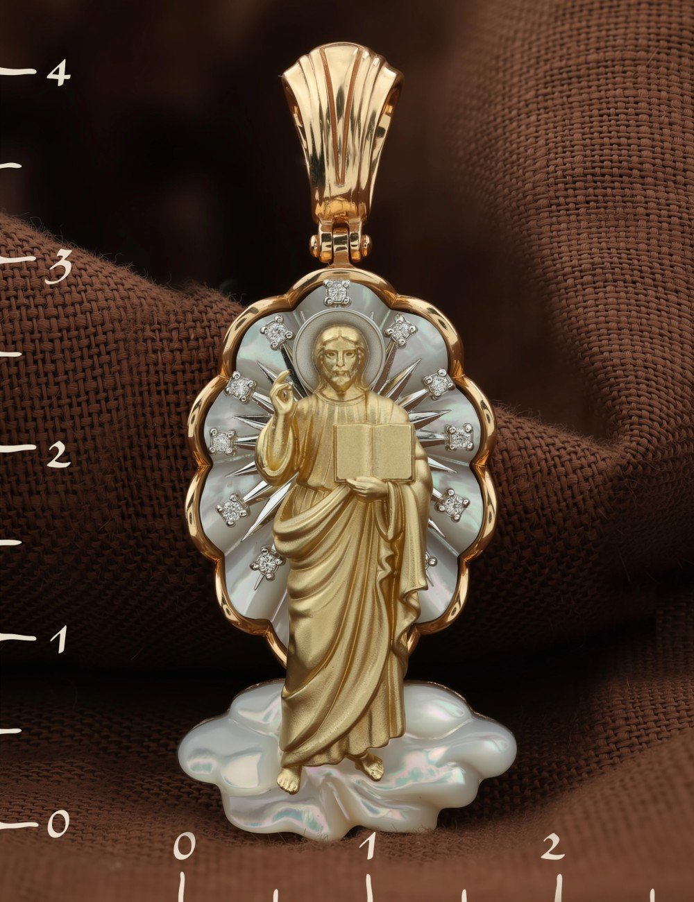 Образок из золота c бриллиантами и перламутром