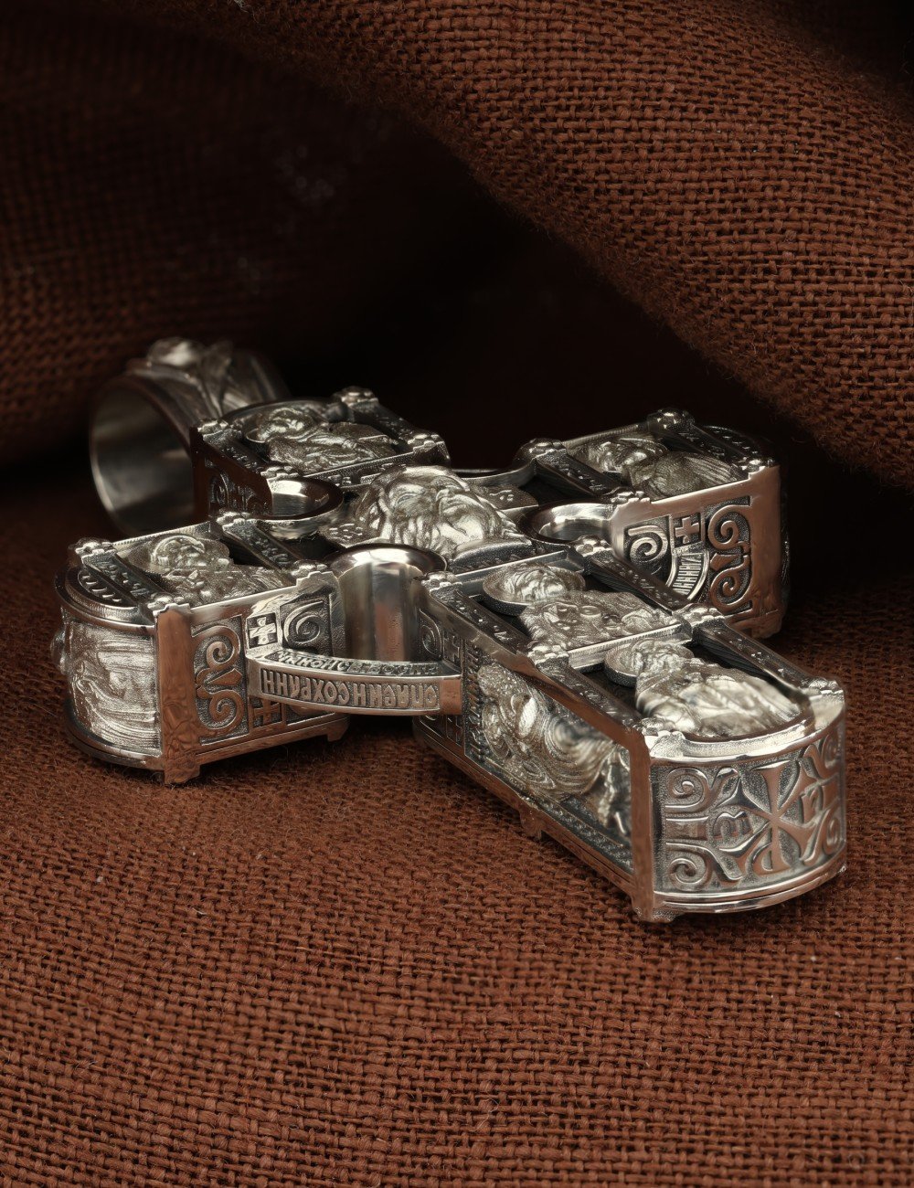 Крест из серебра 925 пробы c эбеновым деревом