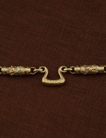 Цепь из лимонного золота c эмалью и бивнем мамонта