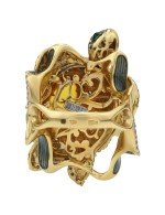 Кольцо из лимонного золота c эмалью, фианитом, гранатом и янтарём