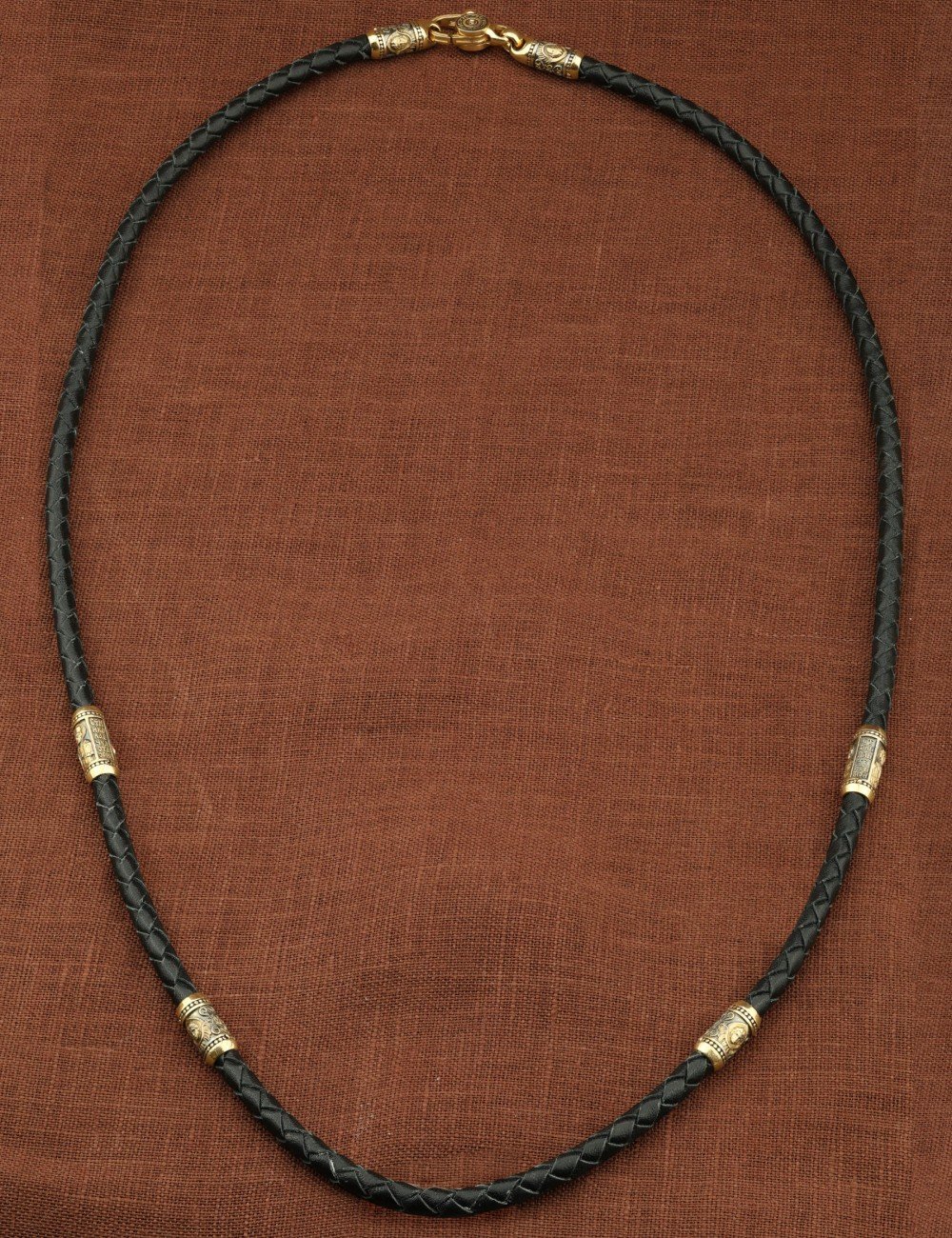 Гайтан из лимонного золота c кожаным шнурком