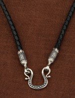 Гайтан из белого золота c кожаным шнурком