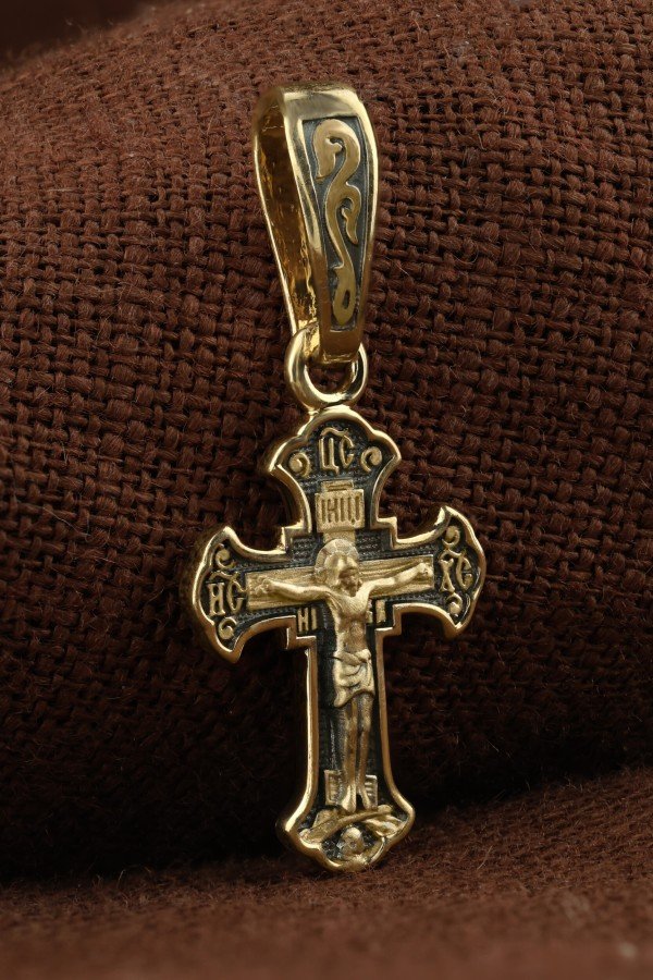 Крест из лимонного золота