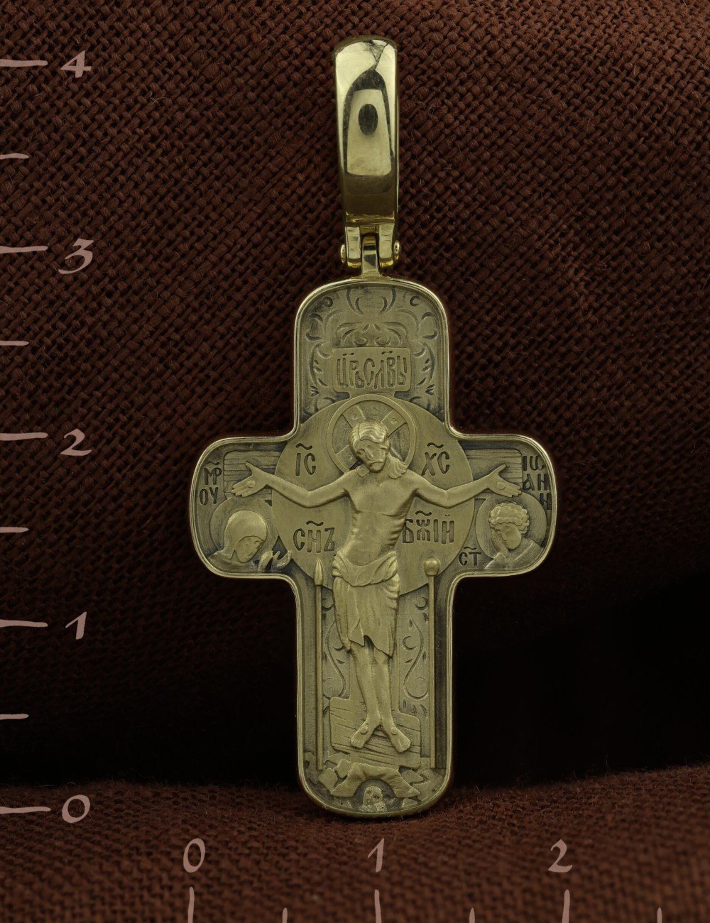 Крест из зелёного золота