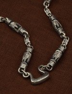 Цепь из белого золота c эмалью и эбеновым деревом