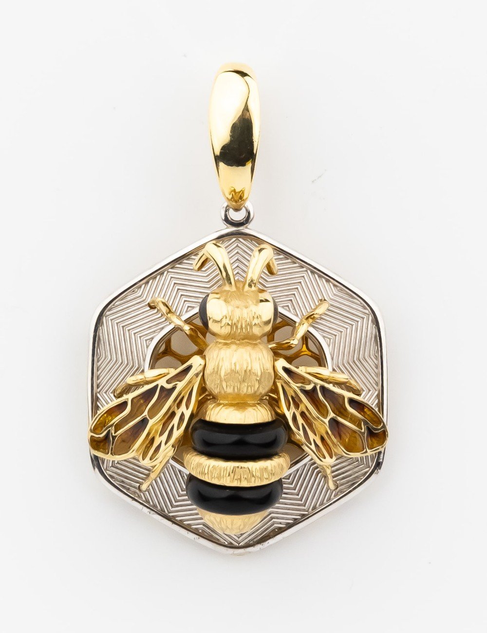 Подвеска из лимонного золота c эмалью, ониксом и эмалью