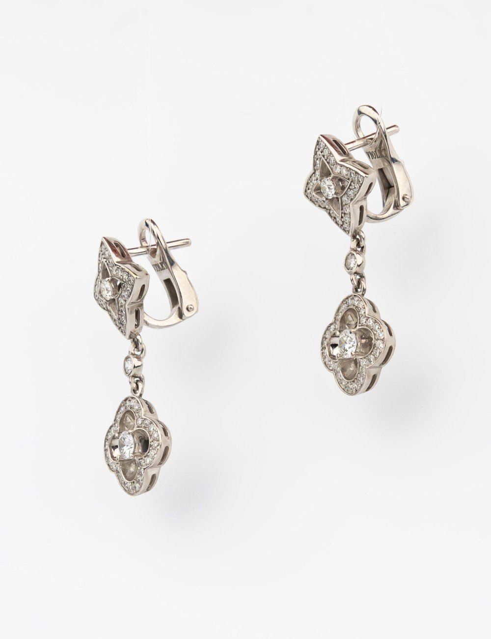 Серьги из белого золота c бриллиантами