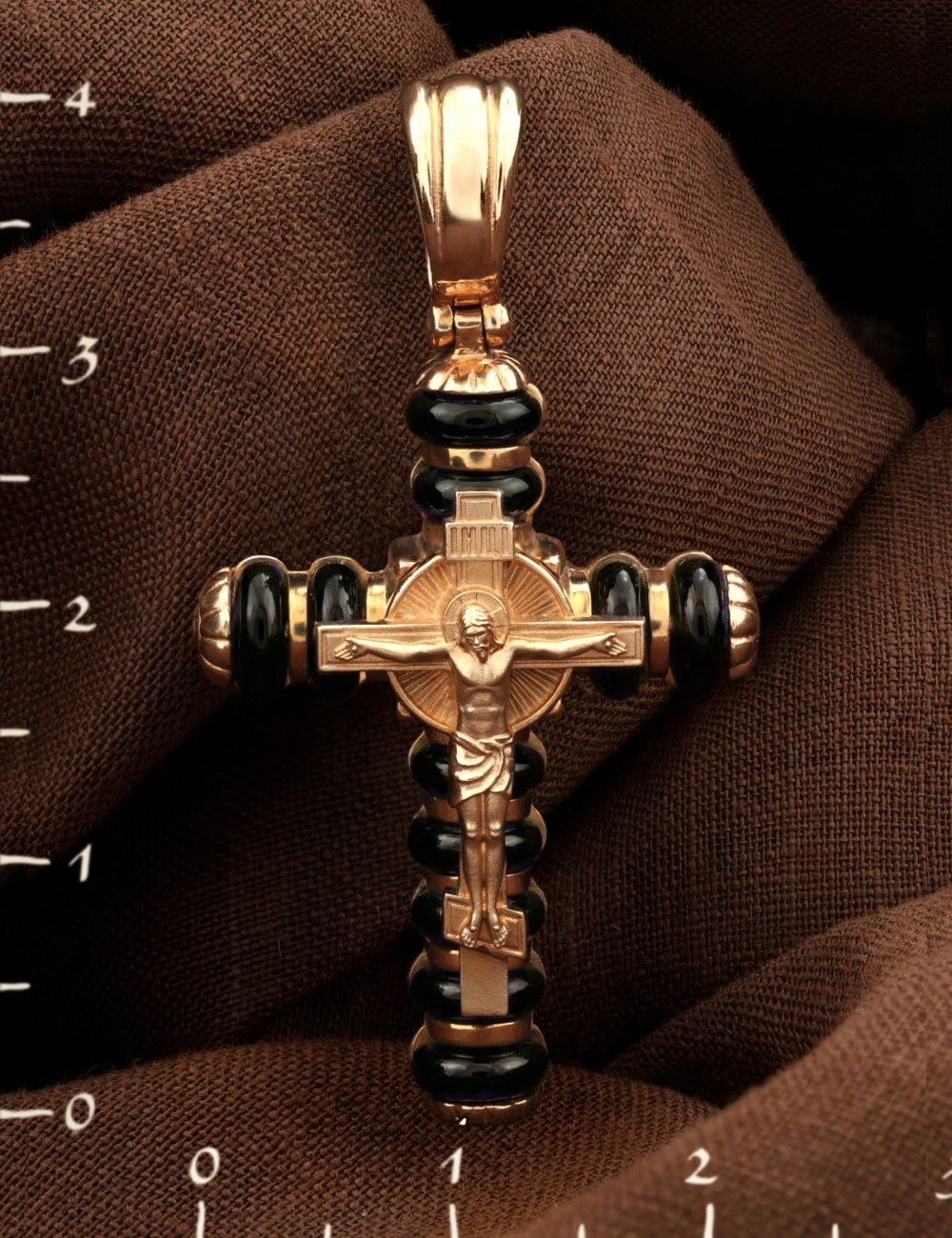 Крест из золота c ониксом