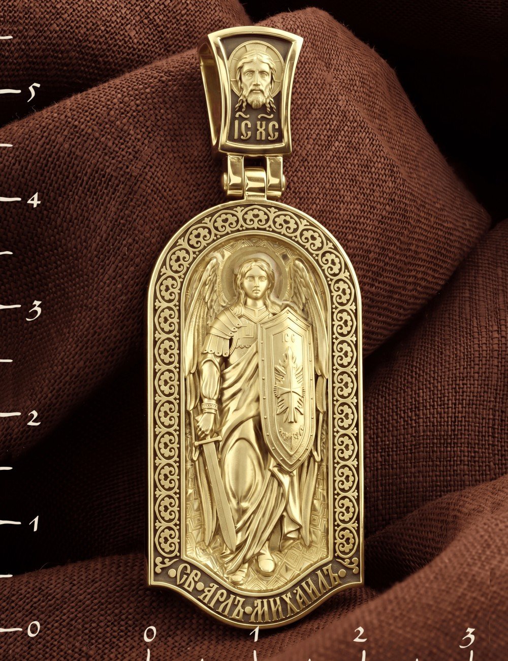 Образок из лимонного золота c эмалью