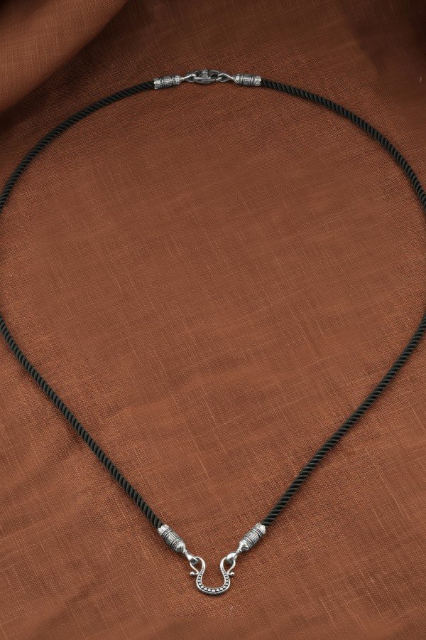 Шнурок шёлковый из белого золота c шёлковым шнурком