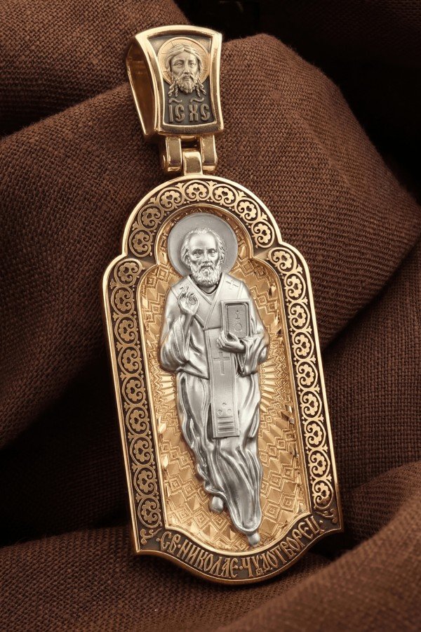 Образок из золота c эмалью