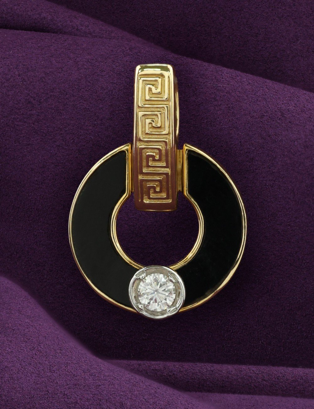 Подвеска из лимонного золота c бриллиантами и ониксом