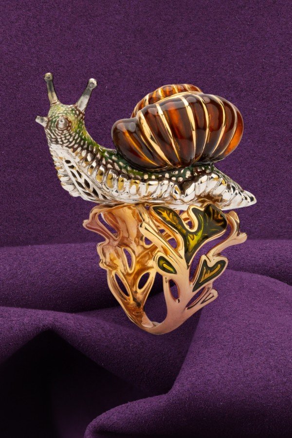 Кольцо из золота c эмалью