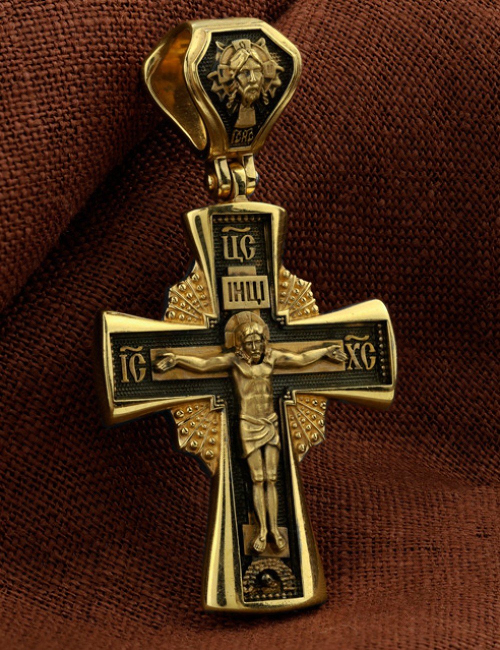 Крест из лимонного золота