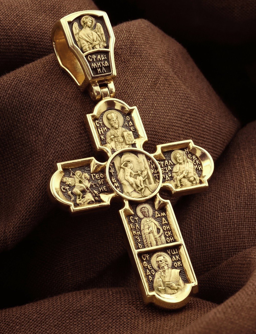 Крест из лимонного золота