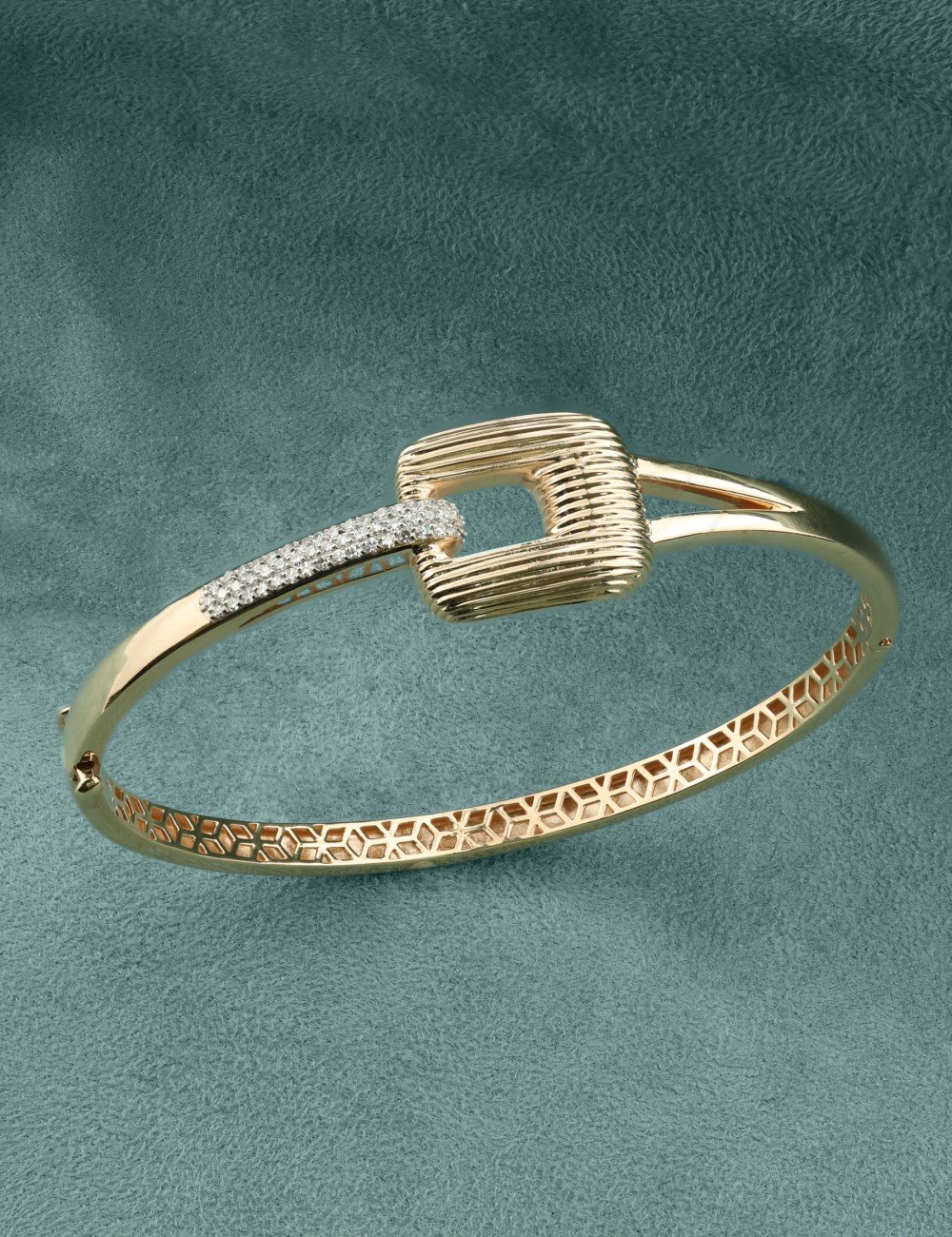 Браслет из золота c бриллиантами