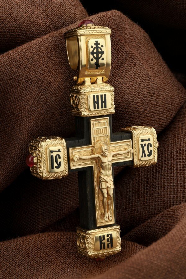 Крест из лимонного золота c эмалью, рубином и эбеновым деревом