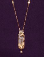 Колье из золота c бриллиантами и перламутром