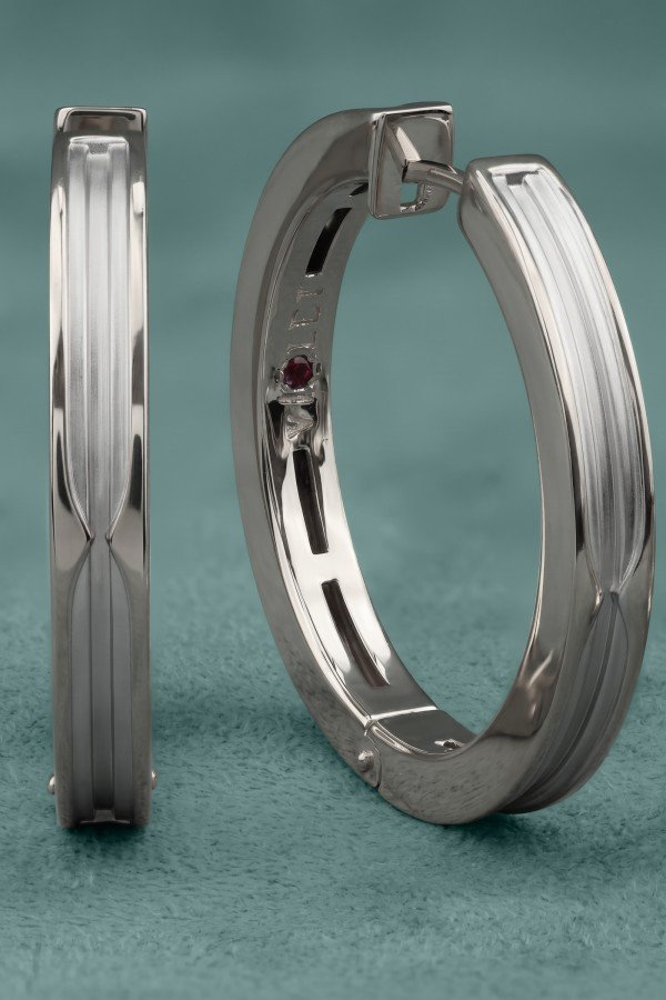 Серьги из белого золота c рубином
