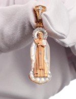 Образок из золота c бриллиантами и перламутром