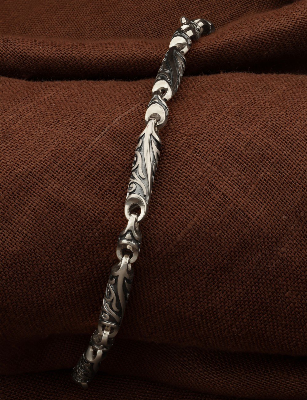 Браслет из белого золота