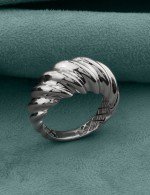 Кольцо из белого золота