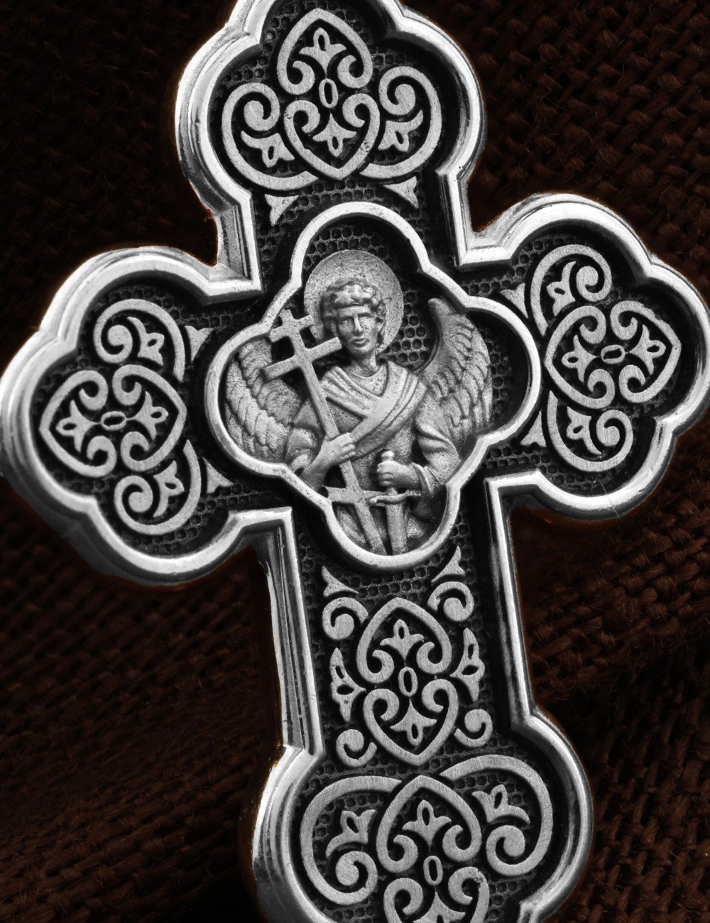 Крест из белого золота