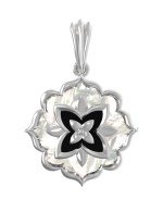 Подвеска из белого золота c ониксом и перламутром